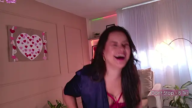 Snapshot of missvale chatting on February 18, 2026, 6:04 pm missvale online show from February 18, 2026, 6:04 pm