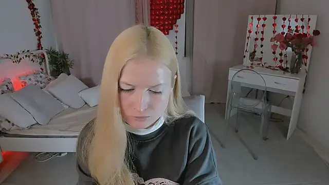 Laly Peach online show from February 17, 2026, 11:50 am