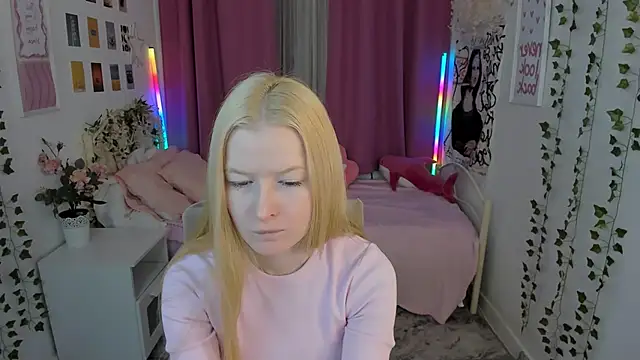 Laly Peach online show from March 1, 2026, 6:15 am