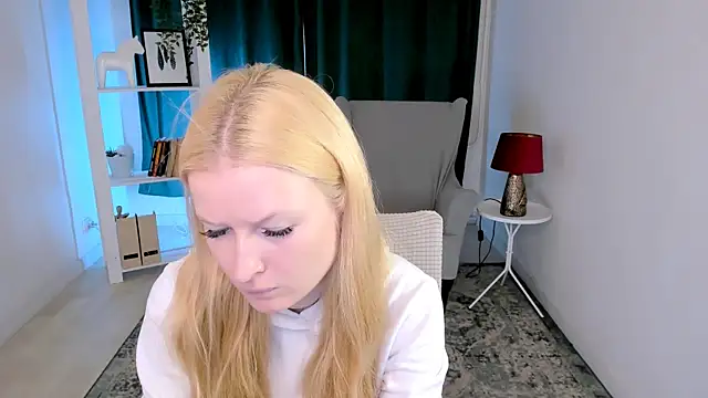 Laly Peach online show from July 3, 2026, 11:16 am
