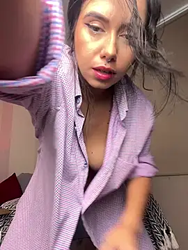 Snapshot of Samispank chatting on January 17, 2025, 3:00 pm Samispank online show from January 17, 2025, 3:00 pm