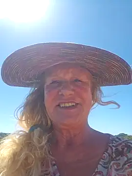 Snapshot of THESensualhorny chatting on March 31, 2026, 1:22 pm THESensualhorny online show from March 31, 2026, 1:22 pm