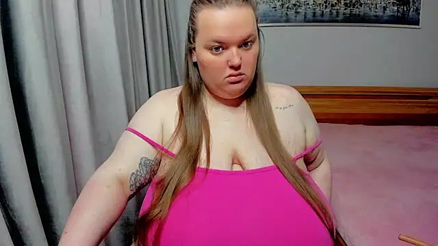  MarryGirl  online show from October 2, 2025, 1:40 pm