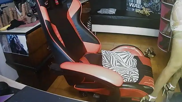 cinquantaxxx online show from November 2, 2025, 6:27 am