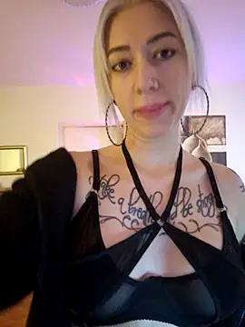Snapshot of Fuck-Gina chatting on March 18, 2025, 5:09 am Fuck-Gina online show from March 18, 2025, 5:09 am