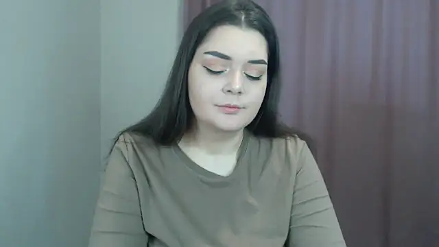 Snapshot of ohhhMie chatting on December 10, 2024, 11:22 am ohhhMie online show from December 10, 2024, 11:22 am