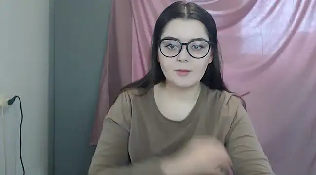 Snapshot of ohhhMie chatting on February 15, 2025, 7:49 am ohhhMie online show from February 15, 2025, 7:49 am