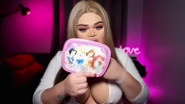 KarolinaThompson online show from February 7, 2026, 5:44 am