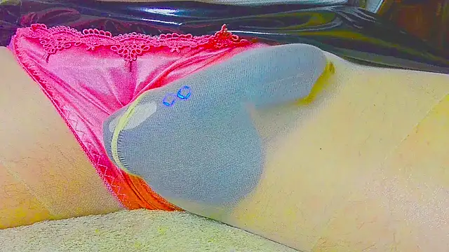 sexypenis75 online show from February 7, 2025, 3:52 pm
