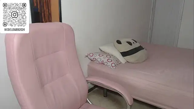 moon cat85 online show from February 21, 2025, 12:38 am