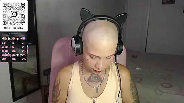 moon cat85 online show from March 6, 2025, 10:04 pm