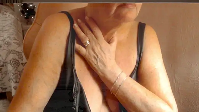 Snapshot of GrannyChrissy68 chatting on December 27, 2024, 10:26 pm GrannyChrissy68 online show from December 27, 2024, 10:26 pm