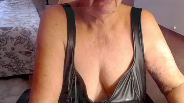 Snapshot of GrannyChrissy68 chatting on January 30, 2025, 12:37 pm GrannyChrissy68 online show from January 30, 2025, 12:37 pm