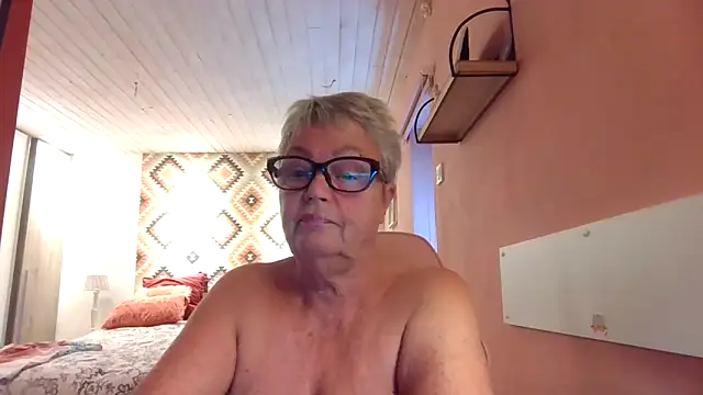 Snapshot of GrannyChrissy68 chatting on September 13, 2025, 12:27 pm GrannyChrissy68 online show from September 13, 2025, 12:27 pm