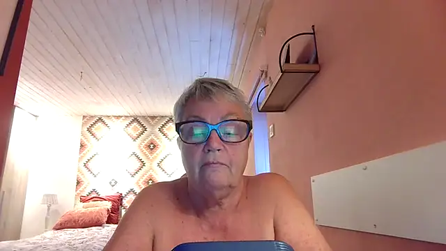 Snapshot of GrannyChrissy68 chatting on September 14, 2025, 1:32 pm GrannyChrissy68 online show from September 14, 2025, 1:32 pm