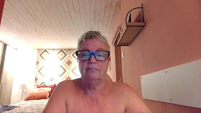 Snapshot of GrannyChrissy68 chatting on September 15, 2025, 9:37 pm GrannyChrissy68 online show from September 15, 2025, 9:37 pm