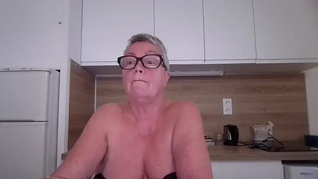Snapshot of GrannyChrissy68 chatting on September 21, 2025, 7:37 pm GrannyChrissy68 online show from September 21, 2025, 7:37 pm