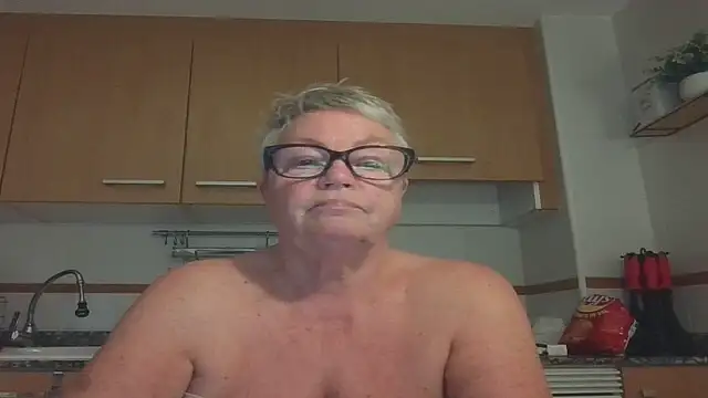 Snapshot of GrannyChrissy68 chatting on September 27, 2025, 8:36 pm GrannyChrissy68 online show from September 27, 2025, 8:36 pm