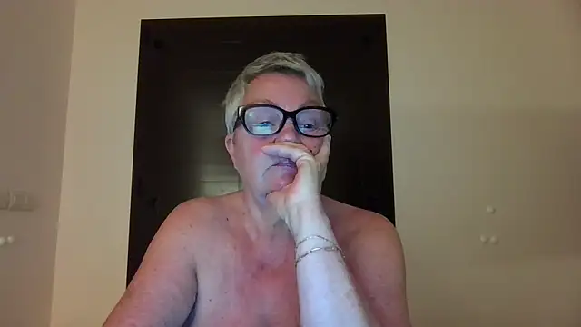 Snapshot of GrannyChrissy68 chatting on October 2, 2025, 9:22 pm GrannyChrissy68 online show from October 2, 2025, 9:22 pm