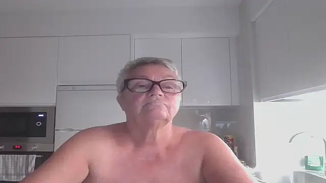 Snapshot of GrannyChrissy68 chatting on October 15, 2025, 9:48 pm GrannyChrissy68 online show from October 15, 2025, 9:48 pm