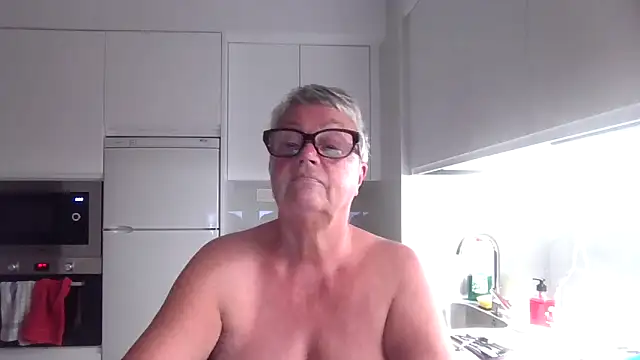 Snapshot of GrannyChrissy68 chatting on October 16, 2025, 9:49 pm GrannyChrissy68 online show from October 16, 2025, 9:49 pm