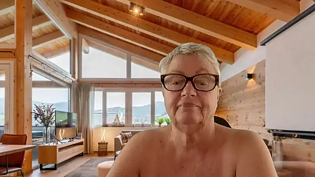 GrannyChrissy68 online show from March 9, 2026, 3:16 pm