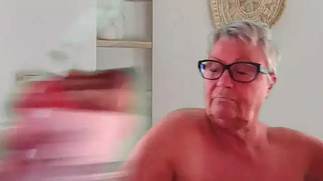 GrannyChrissy68 online show from April 30, 2026, 9:19 pm