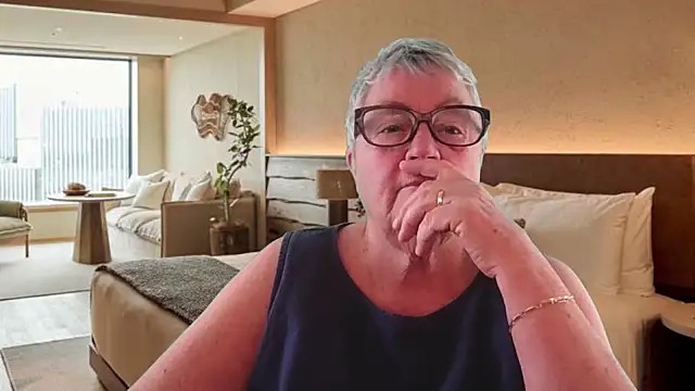 GrannyChrissy68 online show from June 6, 2026, 12:43 pm