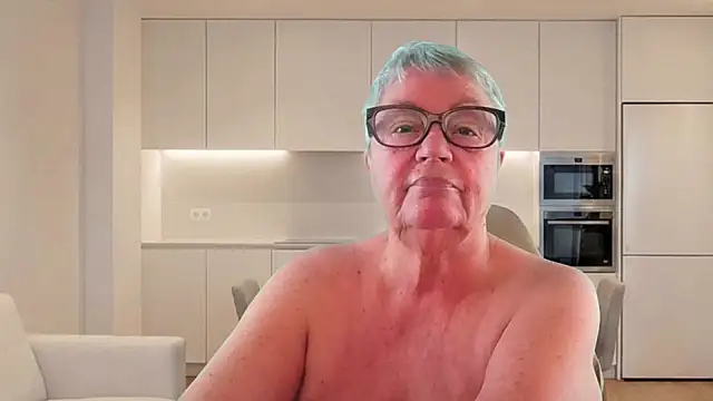 GrannyChrissy68 online show from June 10, 2026, 2:49 pm