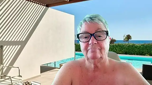 GrannyChrissy68 online show from June 13, 2026, 2:48 pm