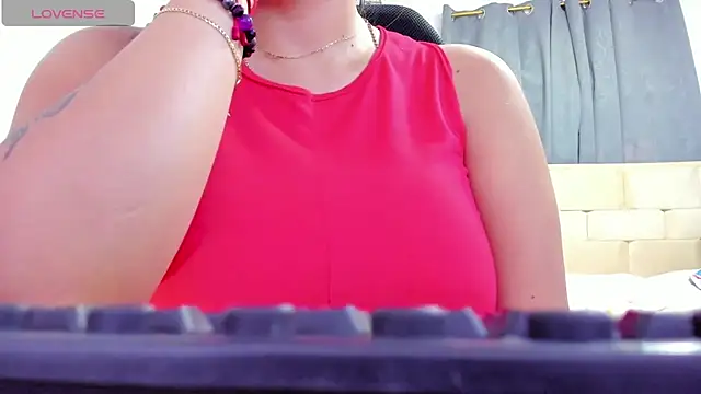 sweetfabianaxl online show from March 13, 2026, 7:31 pm