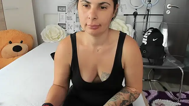 Snapshot of sweetemy4u chatting on October 2, 2025, 9:27 am sweetemy4u online show from October 2, 2025, 9:27 am