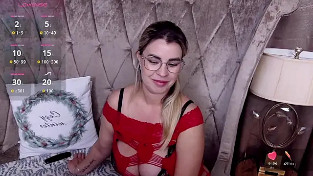 BustyGizelle online show from June 10, 2026, 8:41 pm