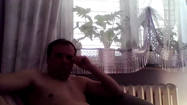 Snapshot of grzes19763 chatting on April 26, 2026, 12:47 pm grzes19763 online show from April 26, 2026, 12:47 pm
