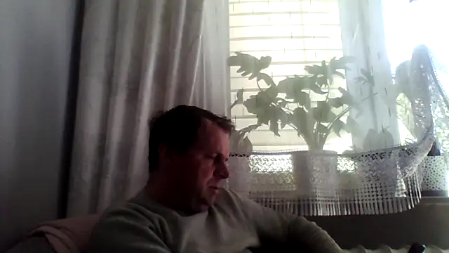 Snapshot of grzes19763 chatting on April 28, 2026, 9:25 am grzes19763 online show from April 28, 2026, 9:25 am