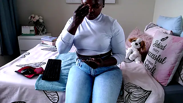 FitSelina66 online show from July 11, 2026, 8:39 am