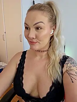Snapshot of NastyMilf_ chatting on February 28, 2025, 12:09 pm NastyMilf  online show from February 28, 2025, 12:09 pm