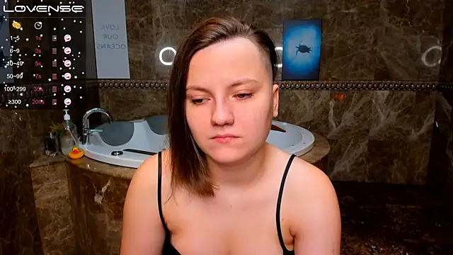 MelindaTin online show from October 7, 2025, 1:25 am