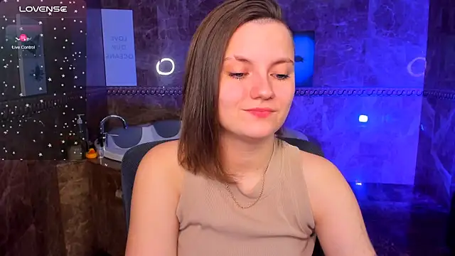 MelindaTin online show from May 12, 2026, 1:25 am