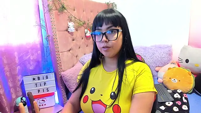 LillyCandy online show from July 14, 2026, 5:51 pm