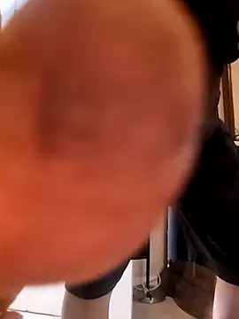 bobby69cock online show from November 3, 2025, 7:37 pm