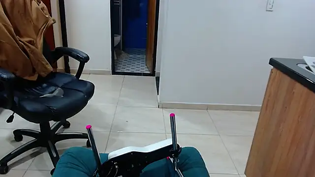 Ixchel Anaid online show from February 8, 2025, 3:41 am