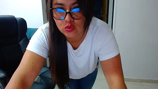 Ixchel Anaid online show from February 14, 2025, 6:40 pm