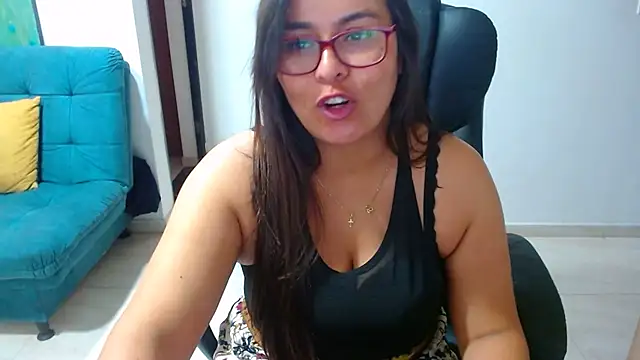 Ixchel Anaid online show from March 5, 2025, 8:32 pm
