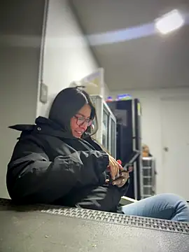 Ixchel Anaid online show from September 15, 2025, 1:05 am