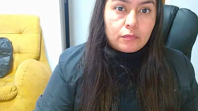 Ixchel Anaid online show from June 9, 2026, 10:10 pm