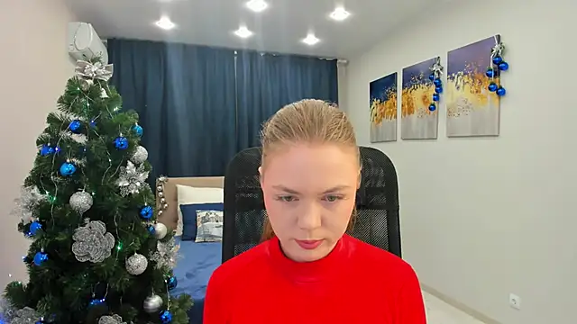 Strawberrye online show from December 17, 2024, 11:28 am