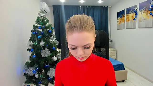 Strawberrye online show from December 28, 2024, 5:35 pm