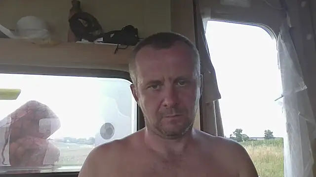MrWhitePL online show from July 16, 2026, 4:24 pm