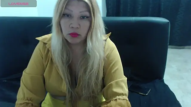 Dulce-Bella online show from December 12, 2024, 7:48 pm